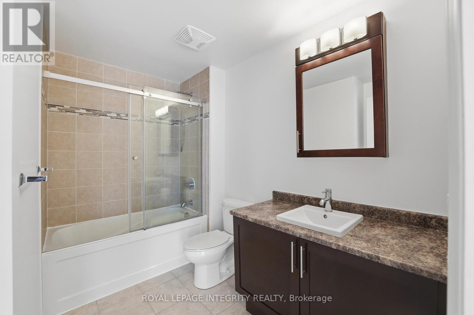 2403 - 242 Rideau Street