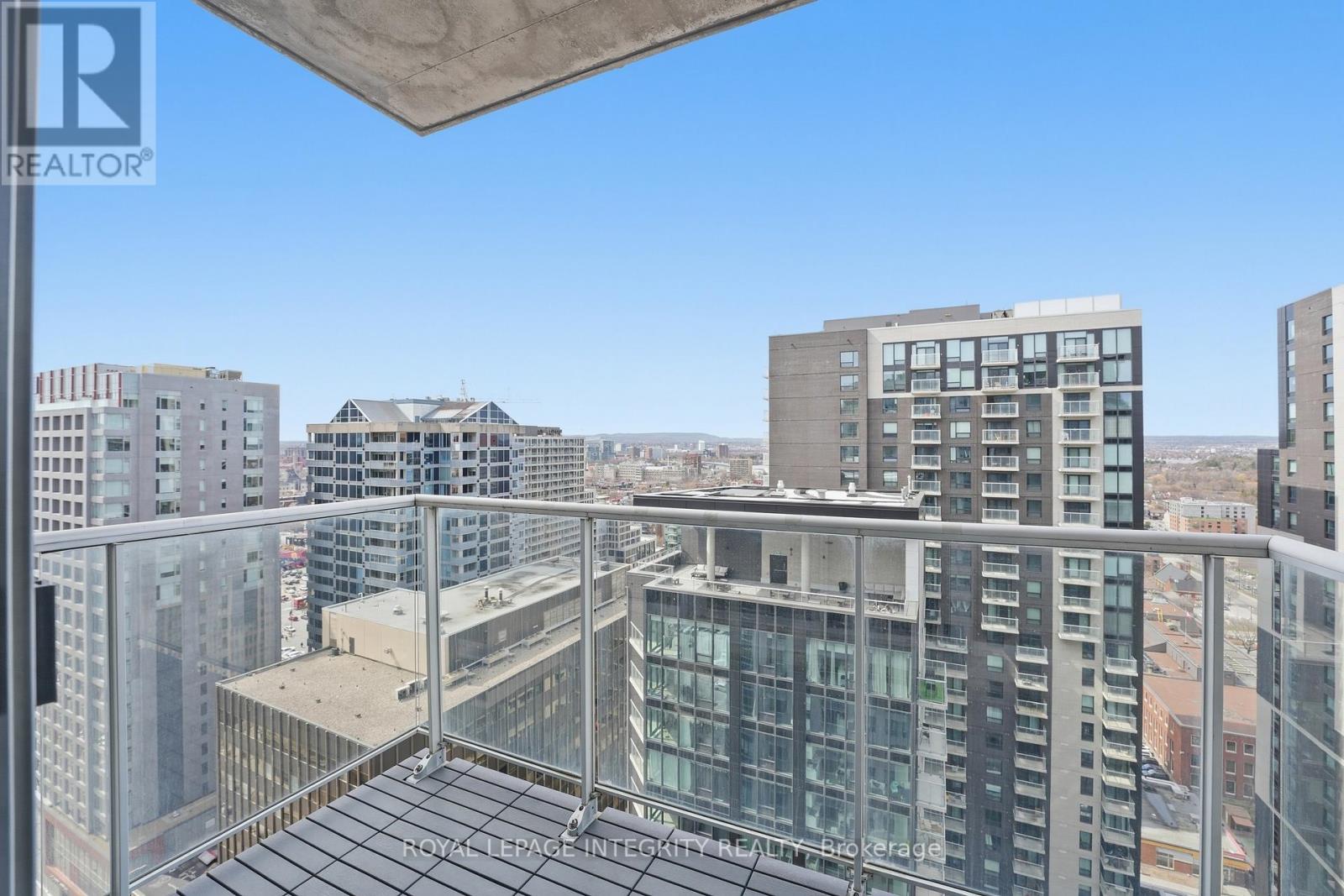 2403 - 242 Rideau Street