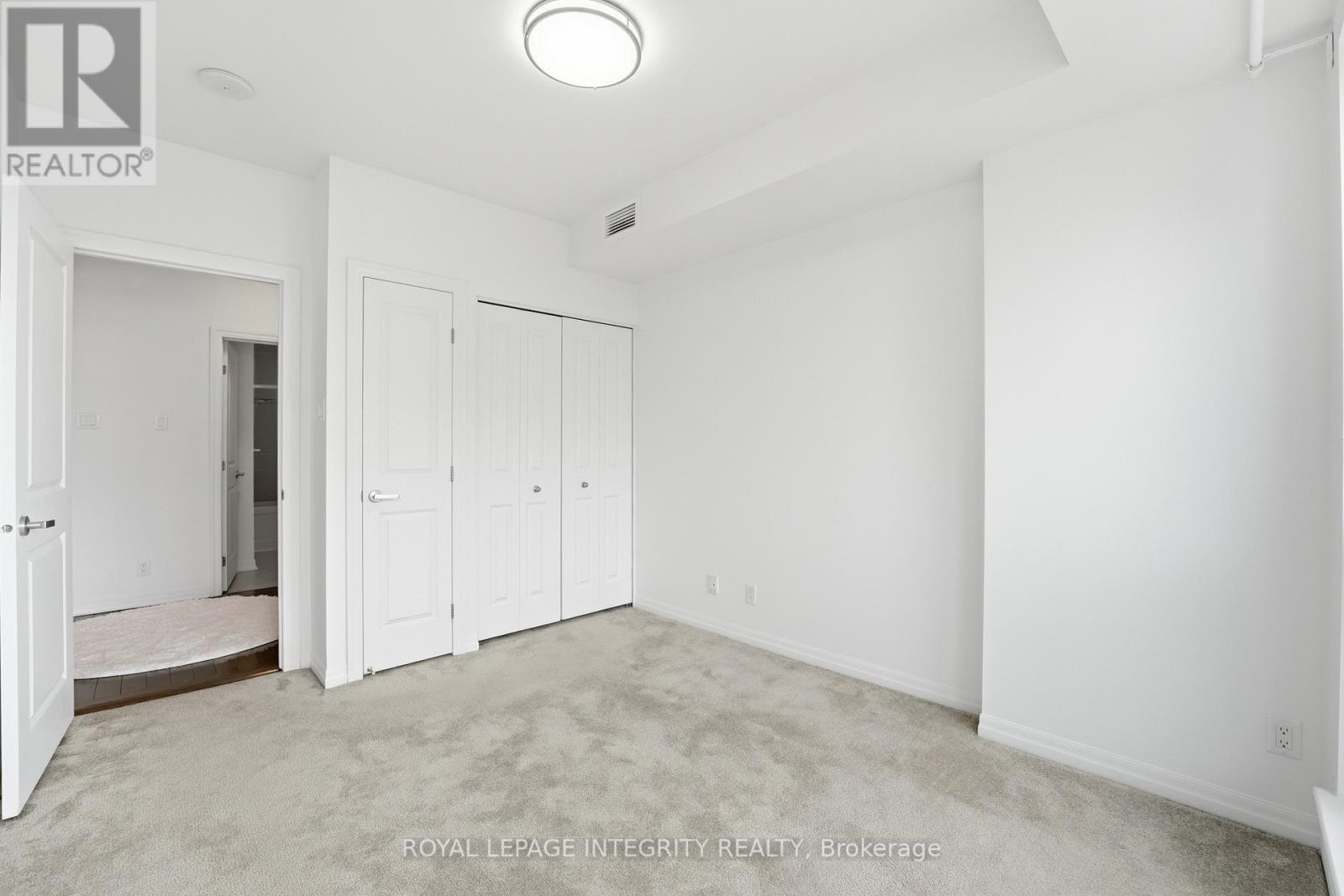 2403 - 242 Rideau Street