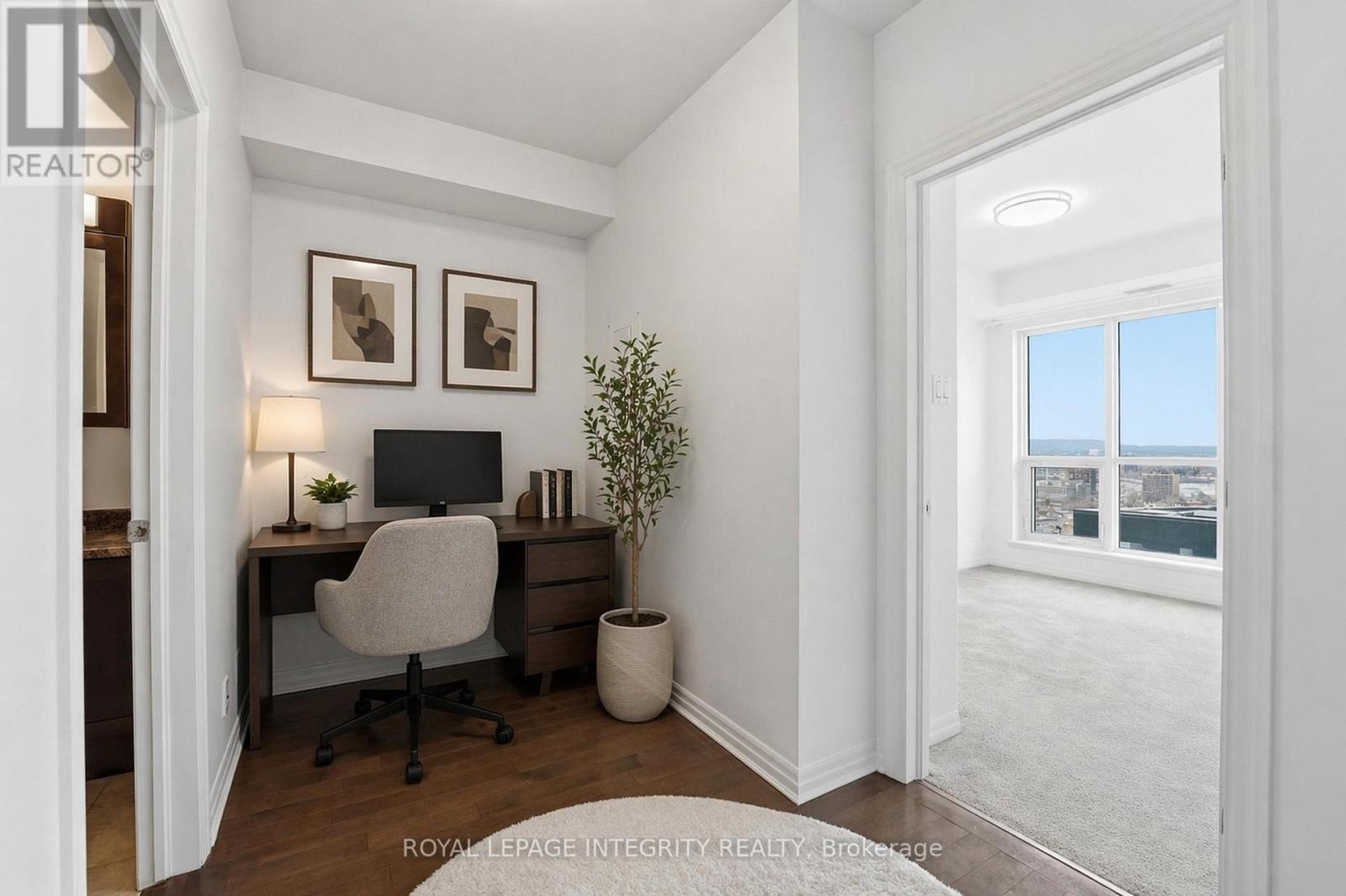 2403 - 242 Rideau Street