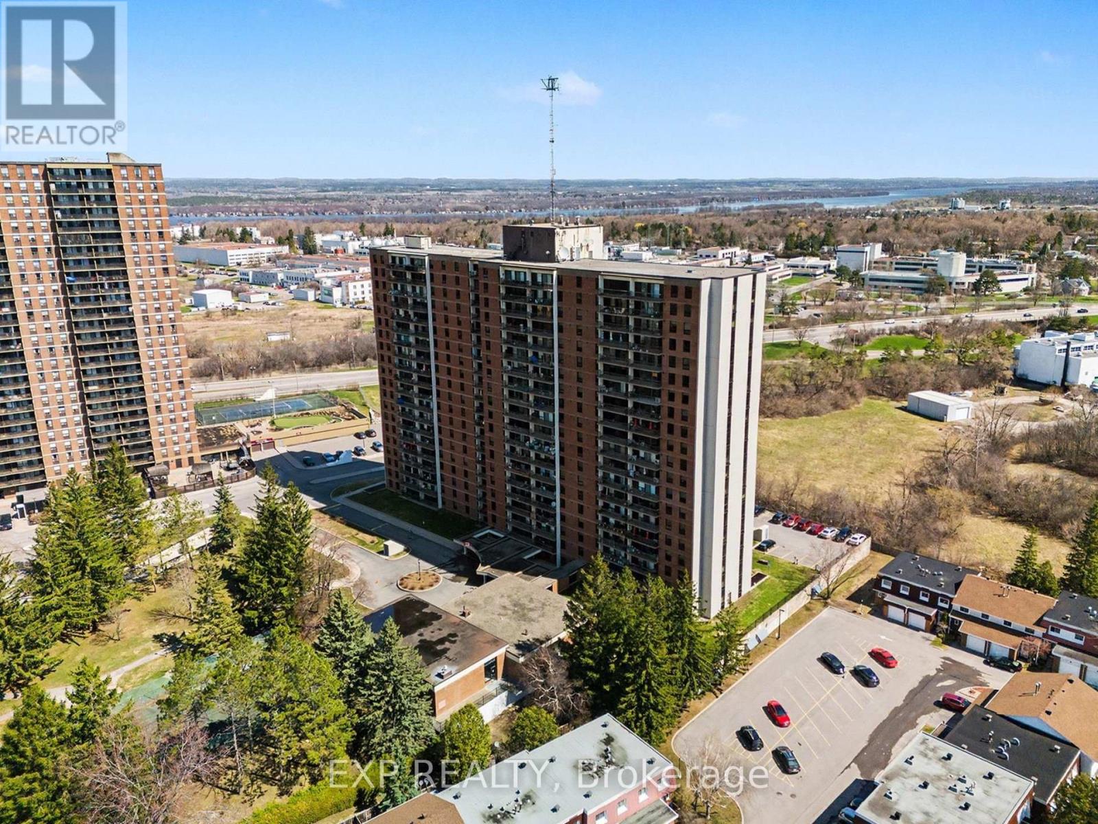 1801 - 665 Bathgate Drive