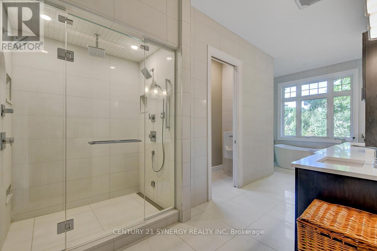 1443 Duchess Crescent