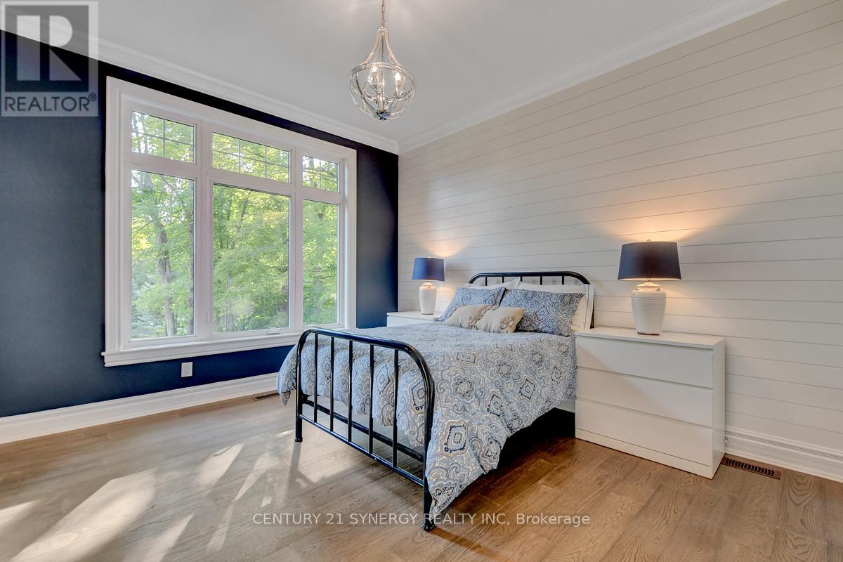 1443 Duchess Crescent