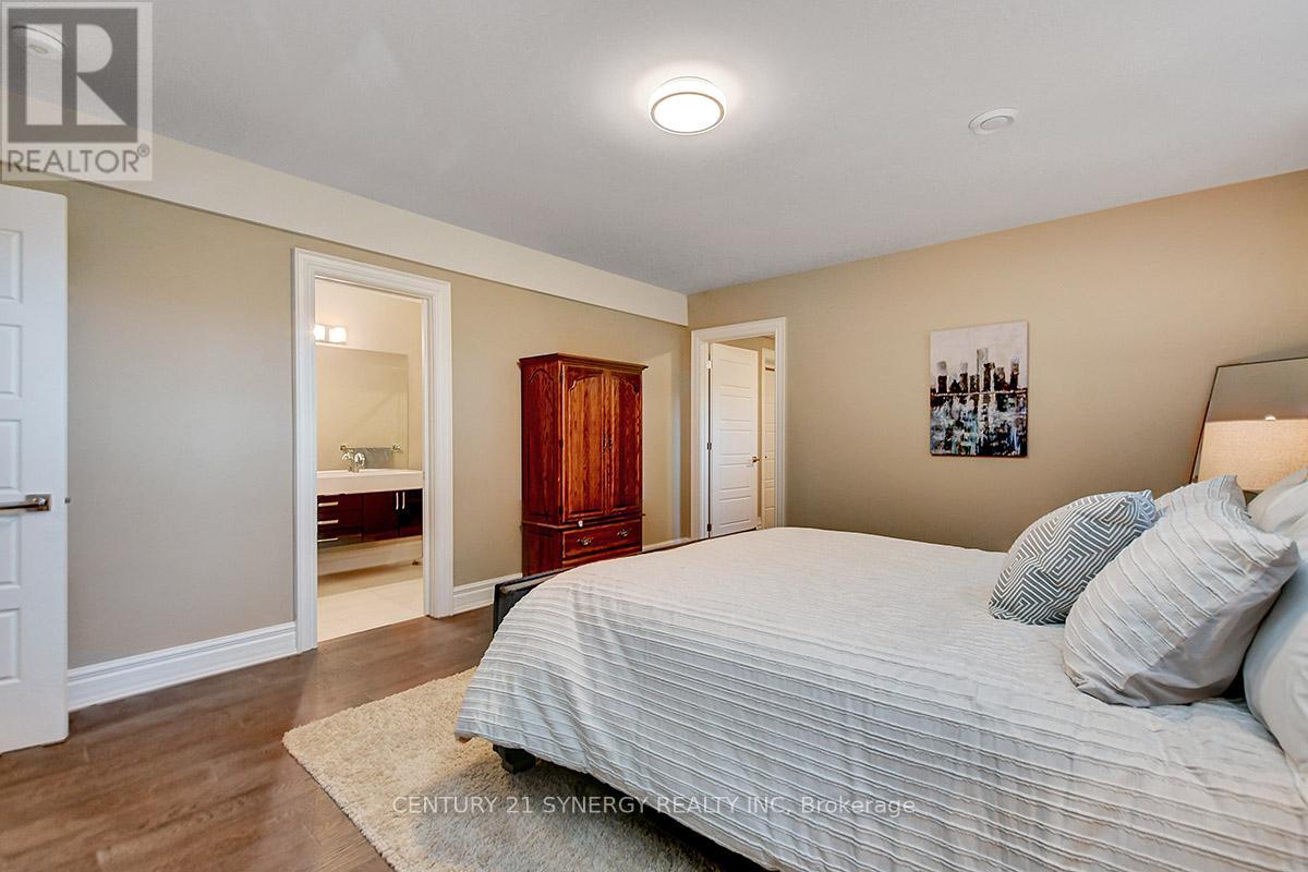 1443 Duchess Crescent