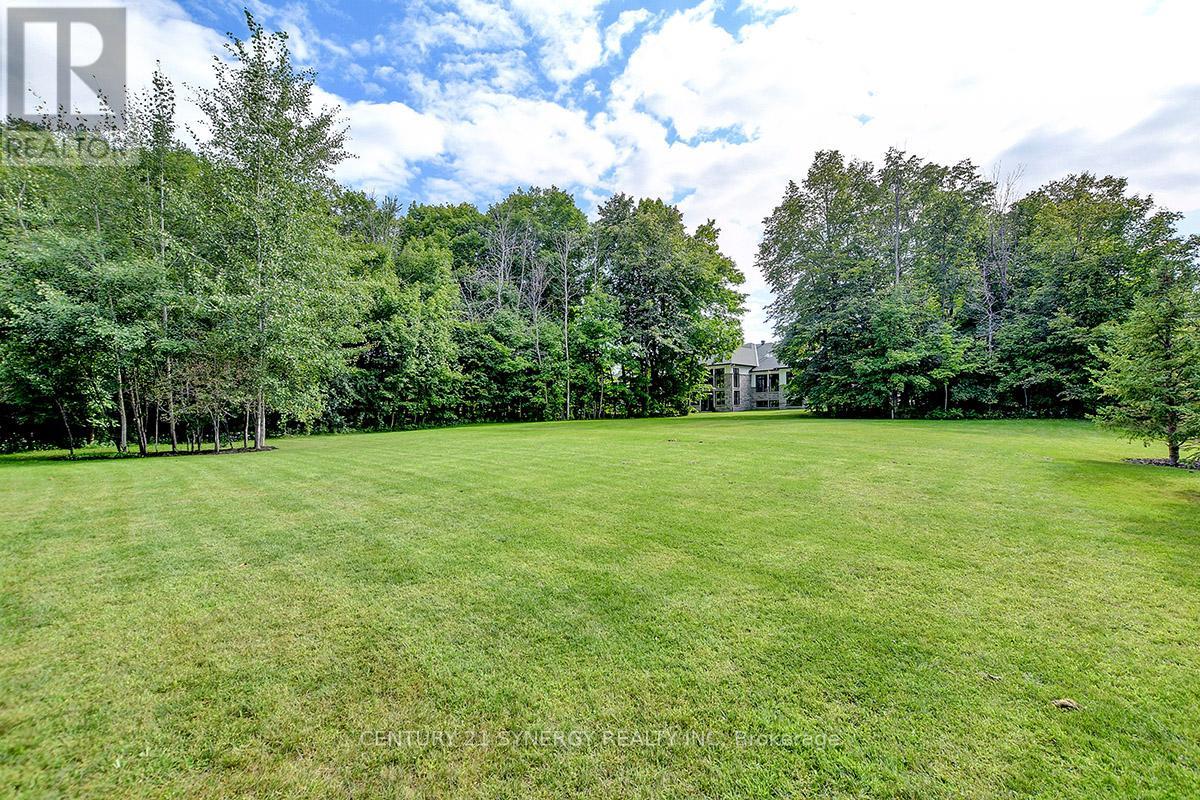 1443 Duchess Crescent