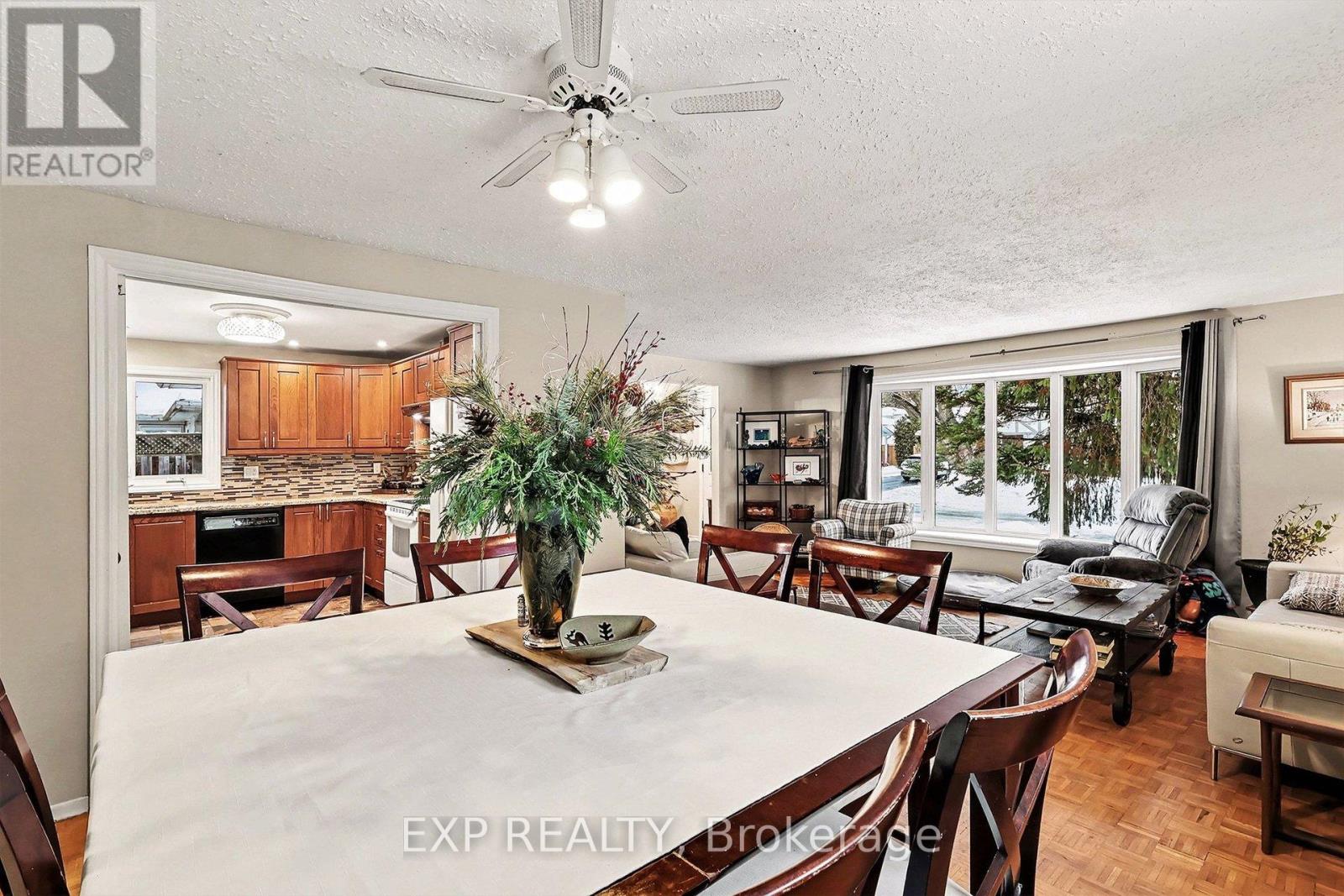 15 Wedgewood Crescent