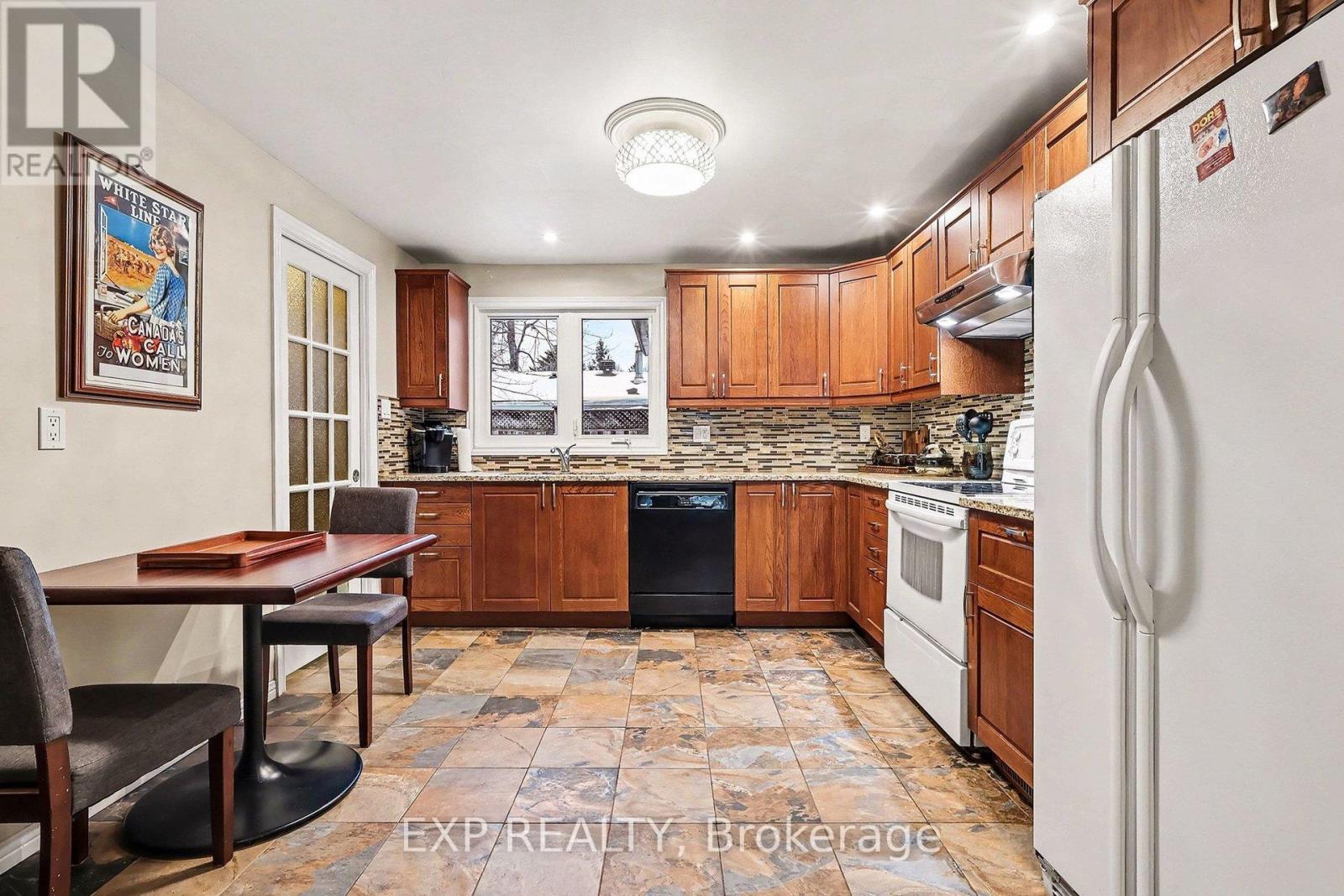 15 Wedgewood Crescent