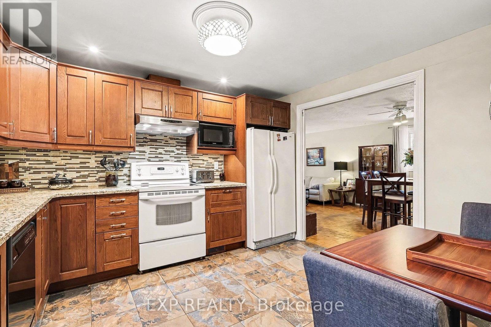 15 Wedgewood Crescent