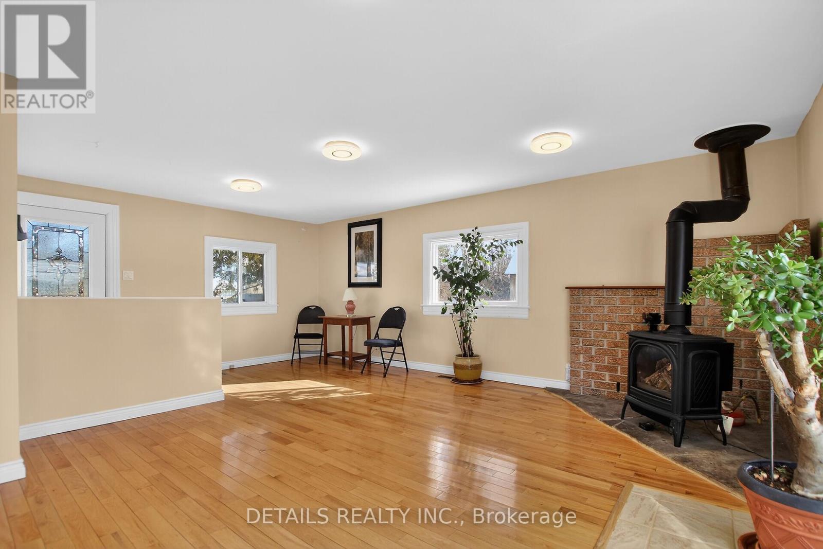 5554 Osgoode Main Street