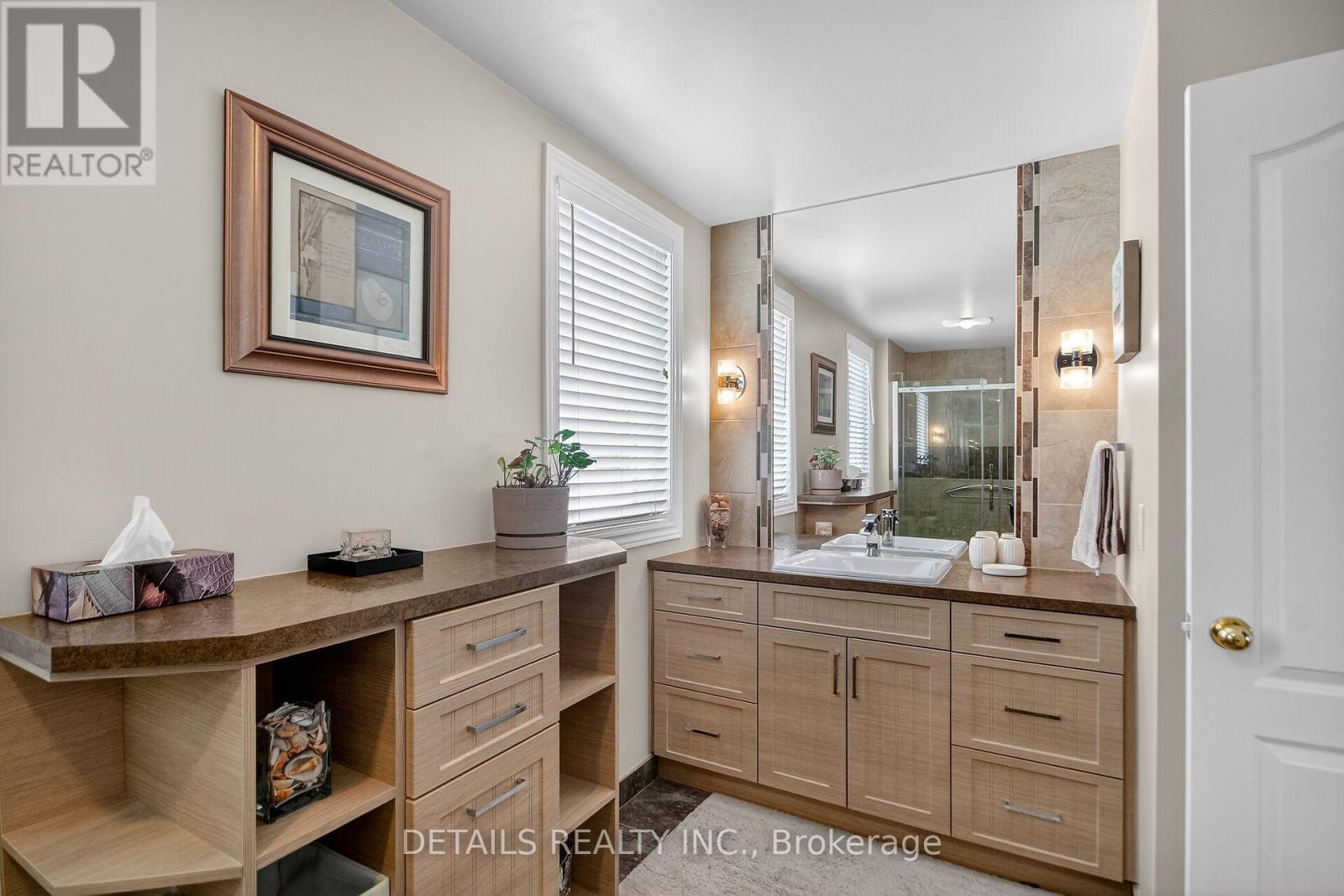 6105 Lariviere Crescent