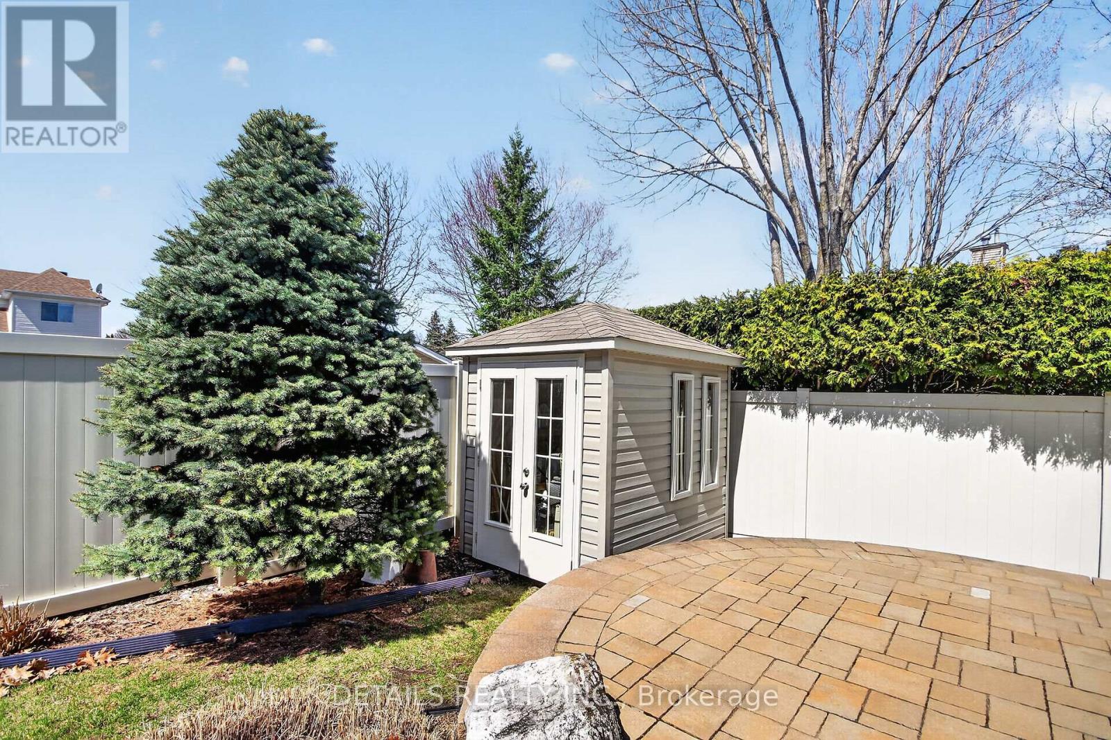 6105 Lariviere Crescent