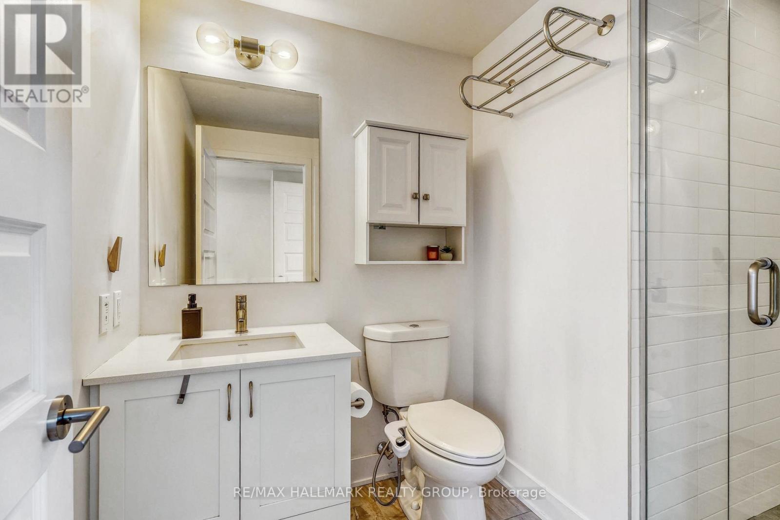 814 - 411 Mackay Street