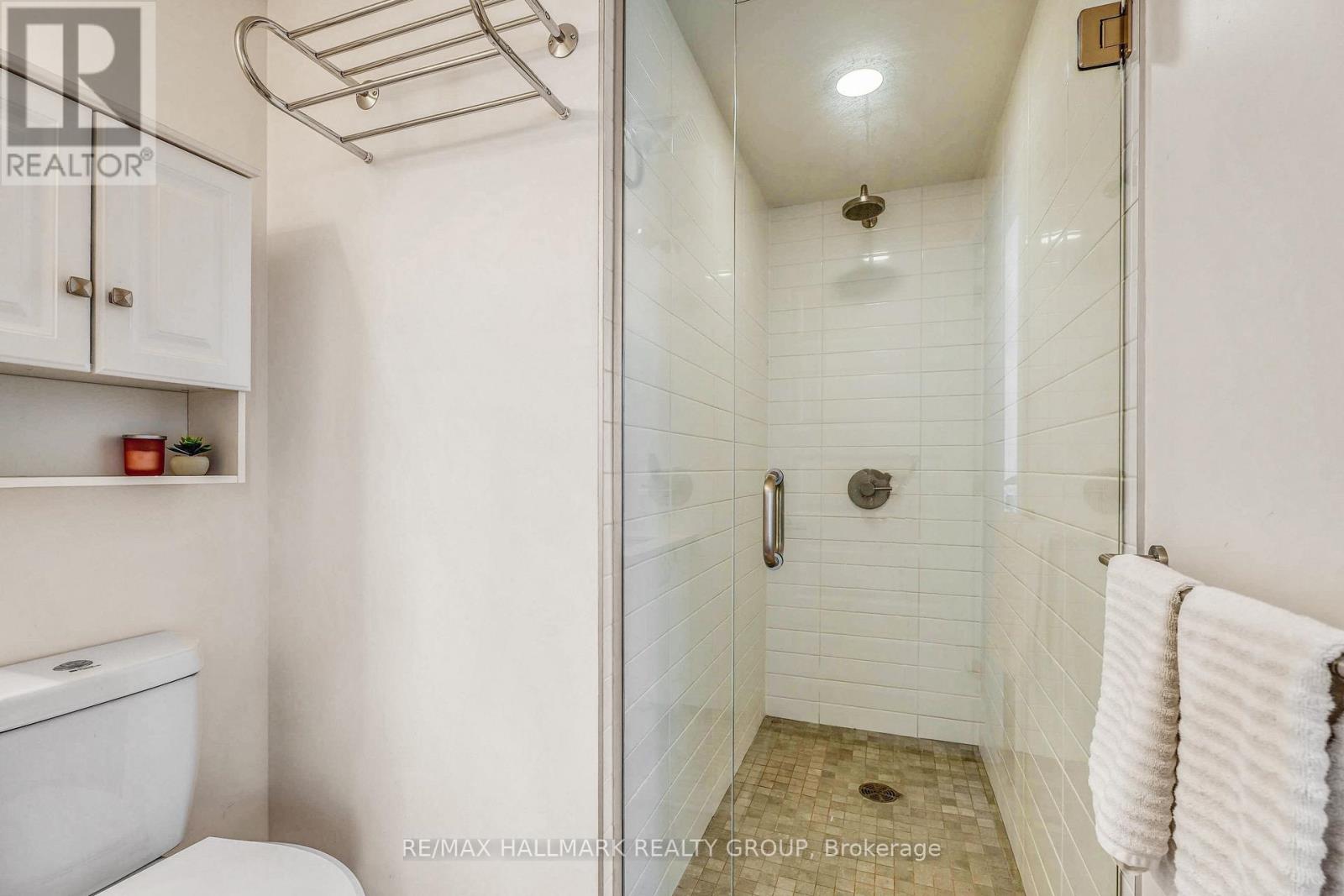 814 - 411 Mackay Street