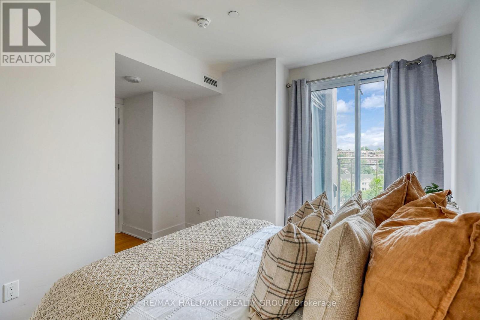 814 - 411 Mackay Street