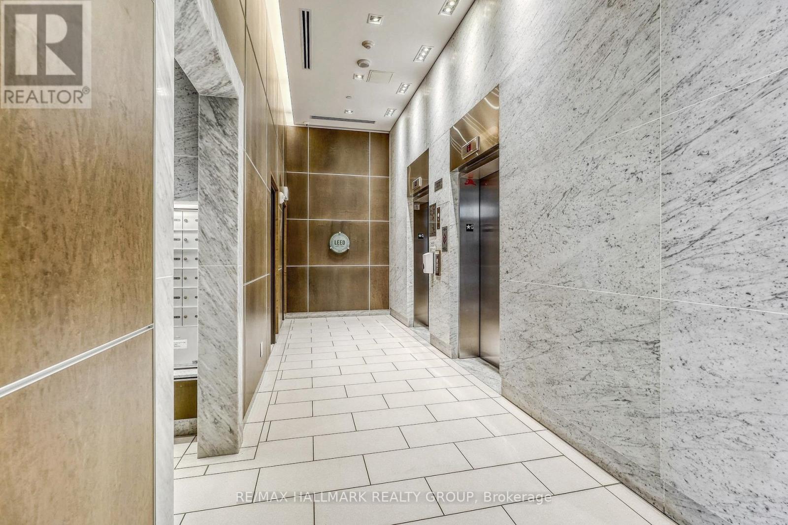 814 - 411 Mackay Street