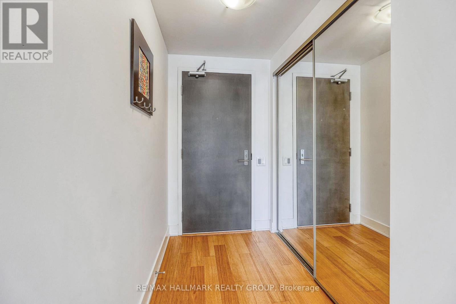 814 - 411 Mackay Street