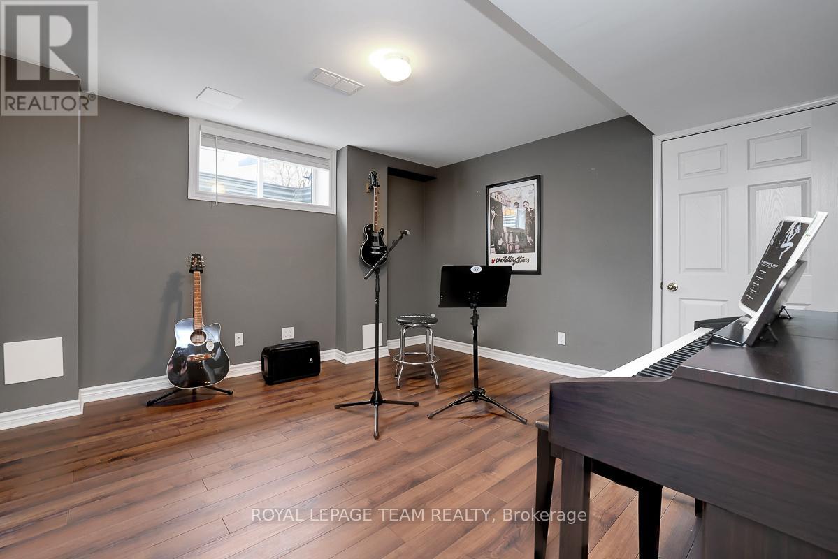 39 Crosspointe Avenue