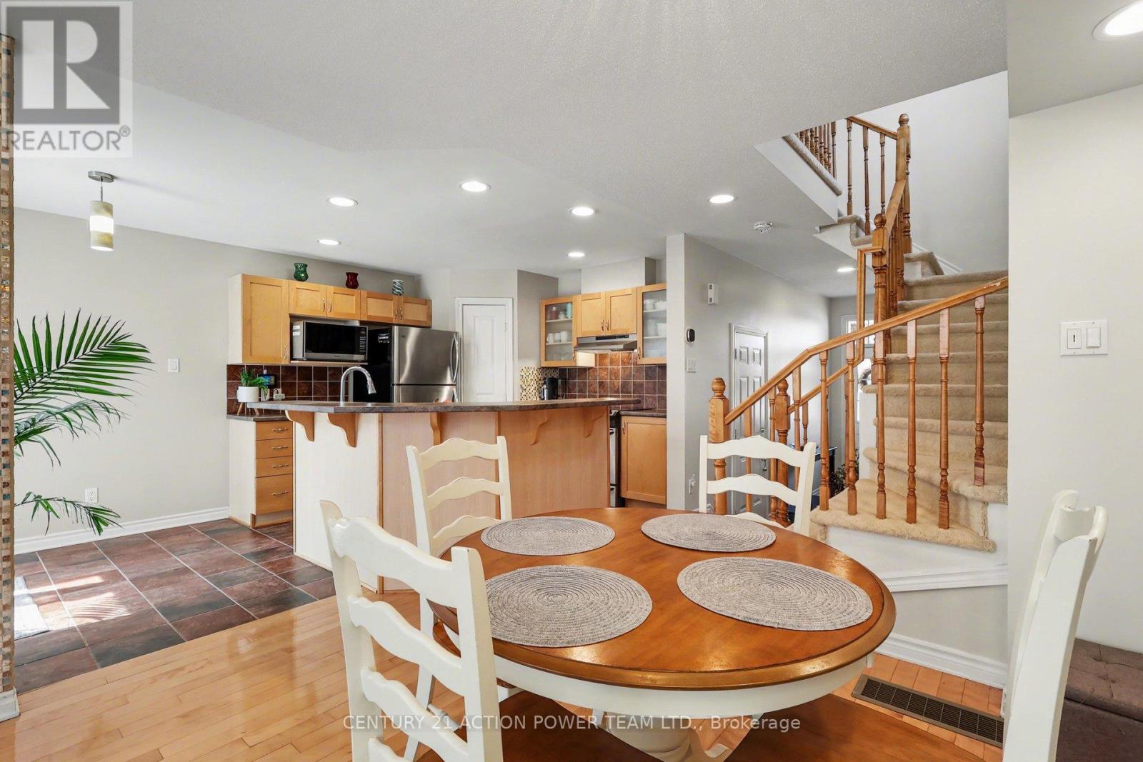 2066 Melette Crescent