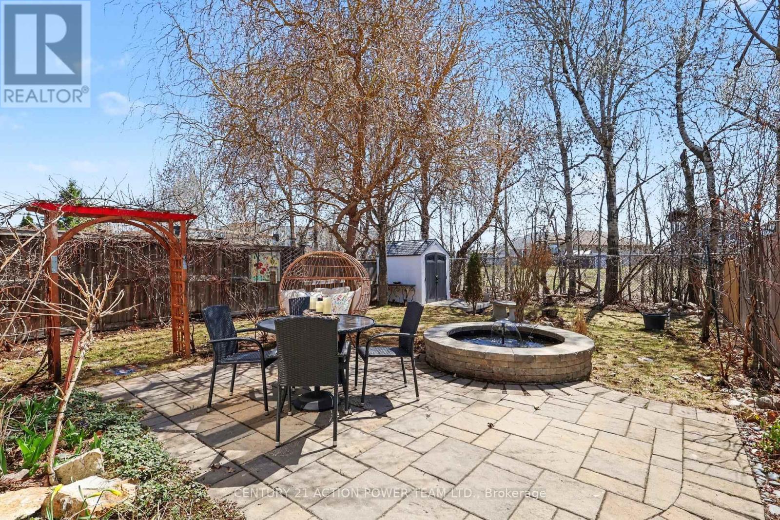 2066 Melette Crescent