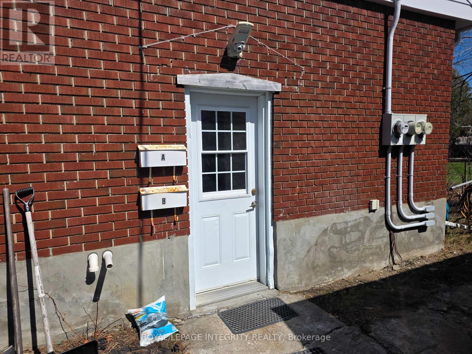 176 Oakridge Boulevard