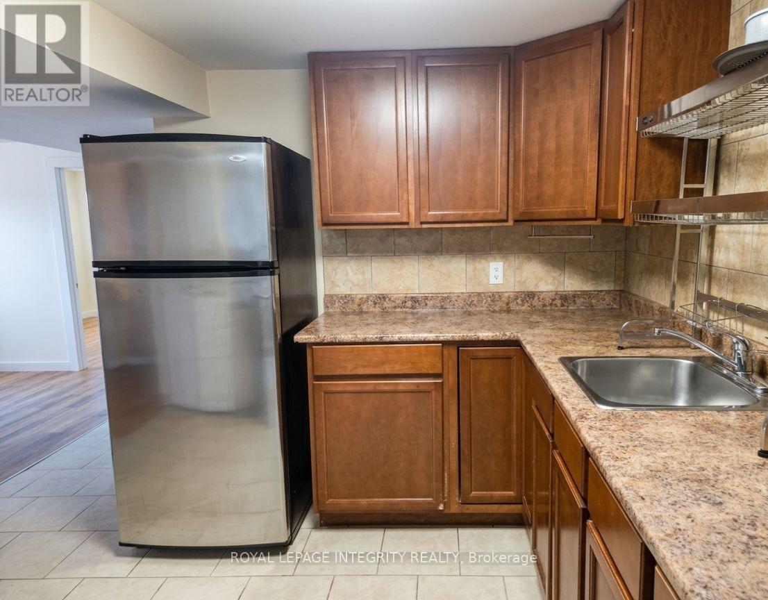 176 Oakridge Boulevard