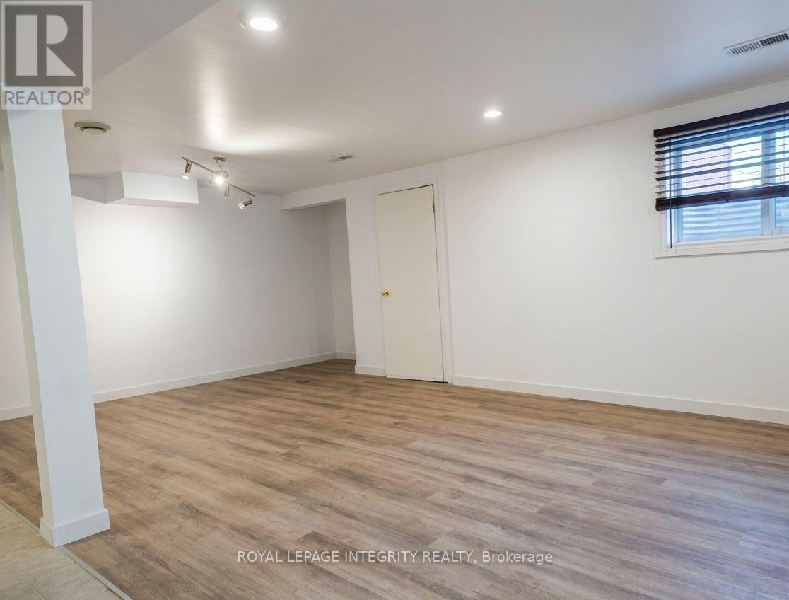 176 Oakridge Boulevard