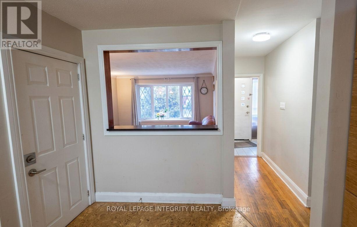 176 Oakridge Boulevard