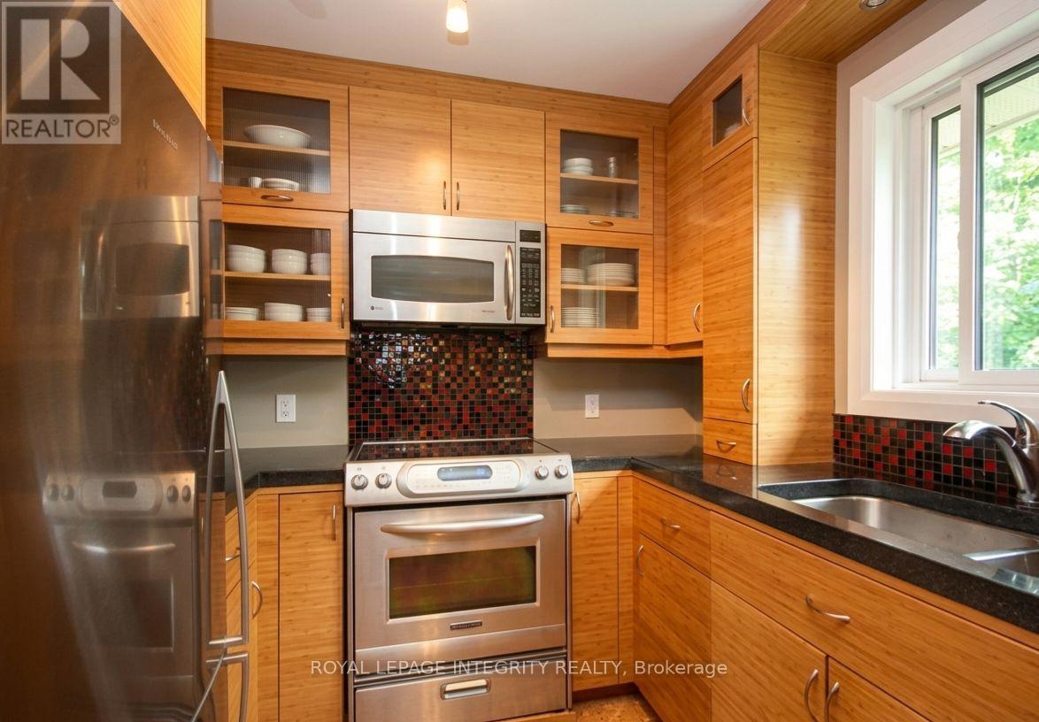 176 Oakridge Boulevard