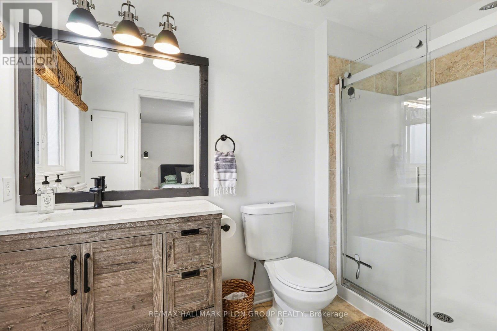 218 Rolling Meadow Crescent