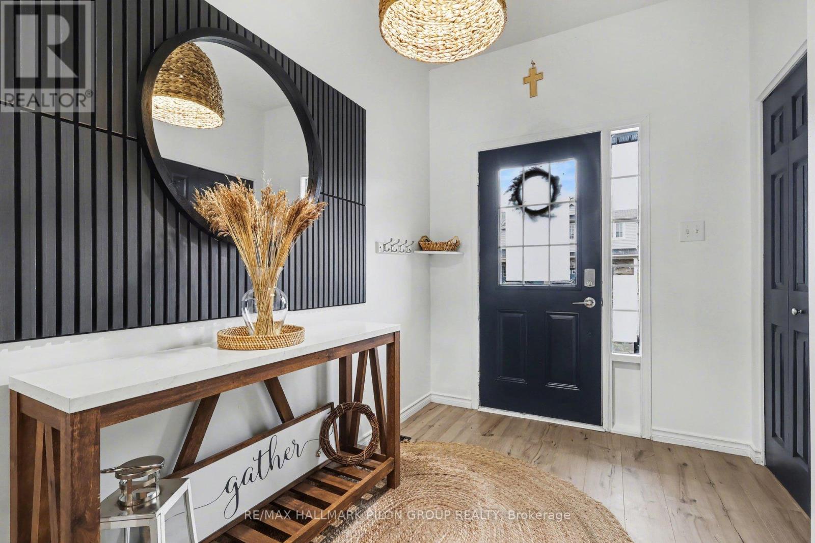 218 Rolling Meadow Crescent