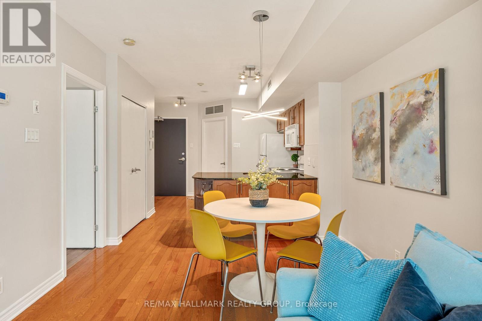 2103 - 445 Laurier Avenue W