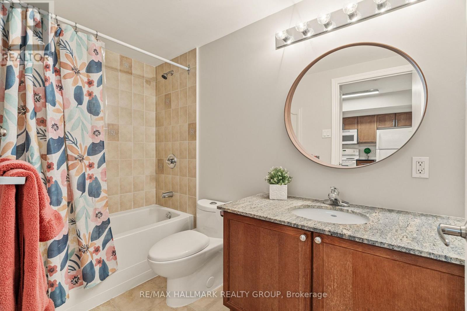 2103 - 445 Laurier Avenue W