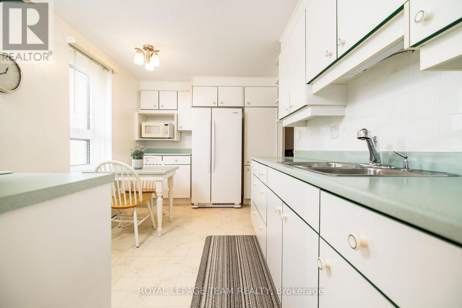 701 - 1356 Meadowlands Drive E