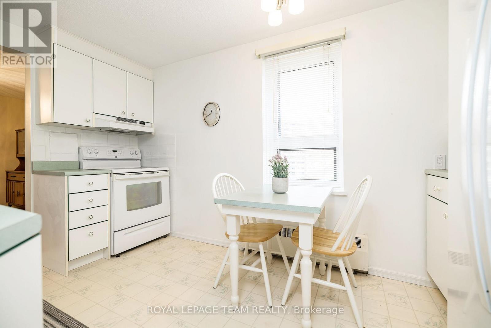 701 - 1356 Meadowlands Drive E