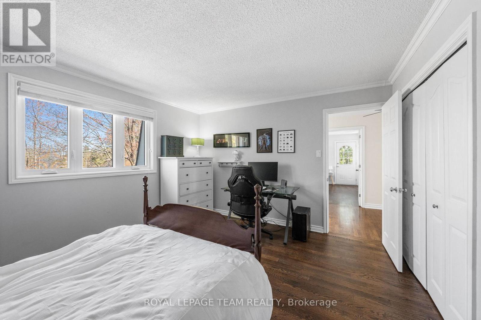 1081 Boucher Crescent