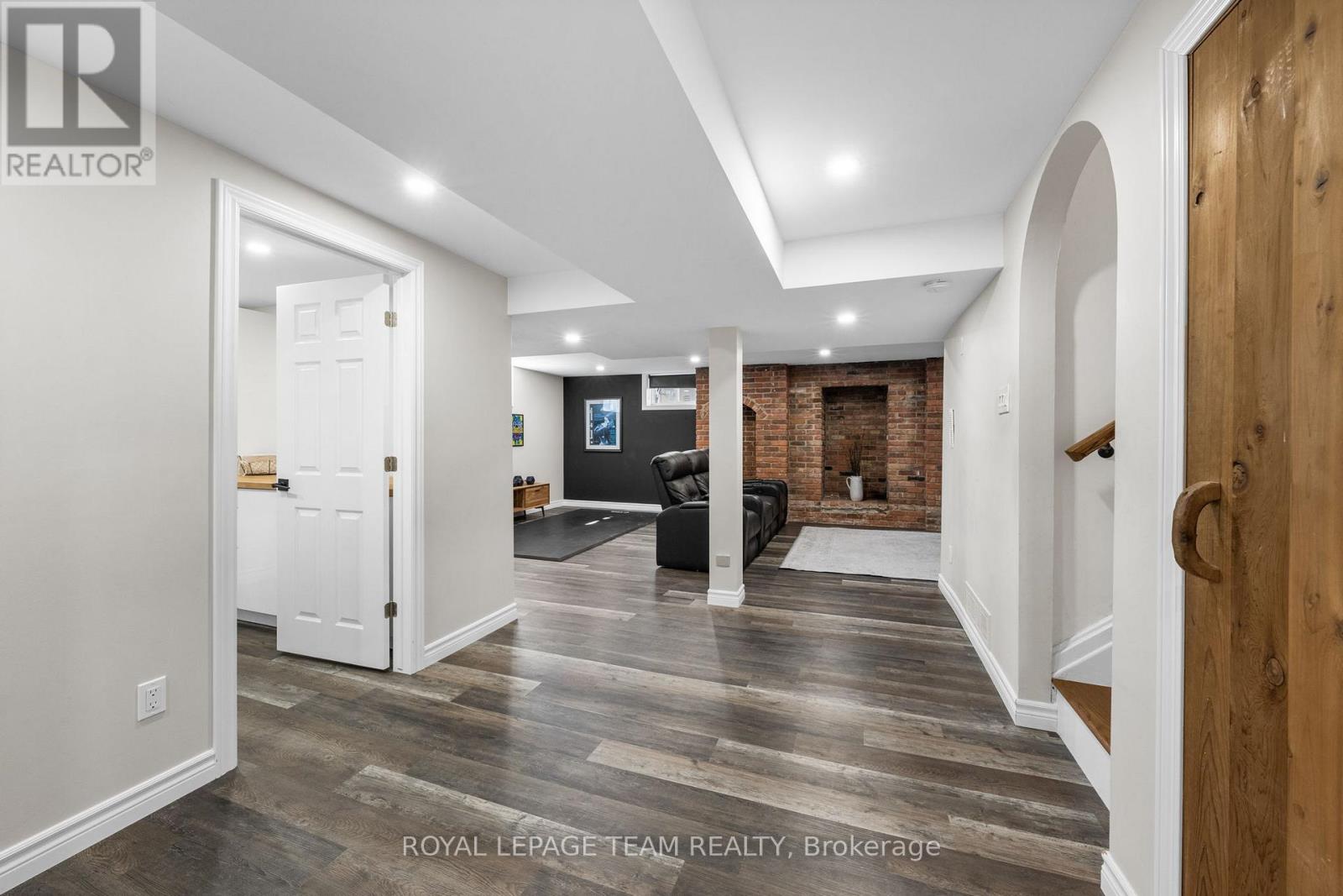 1081 Boucher Crescent