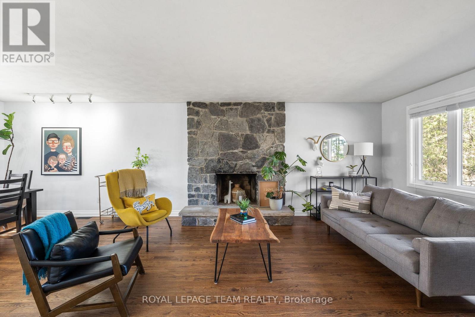 1081 Boucher Crescent