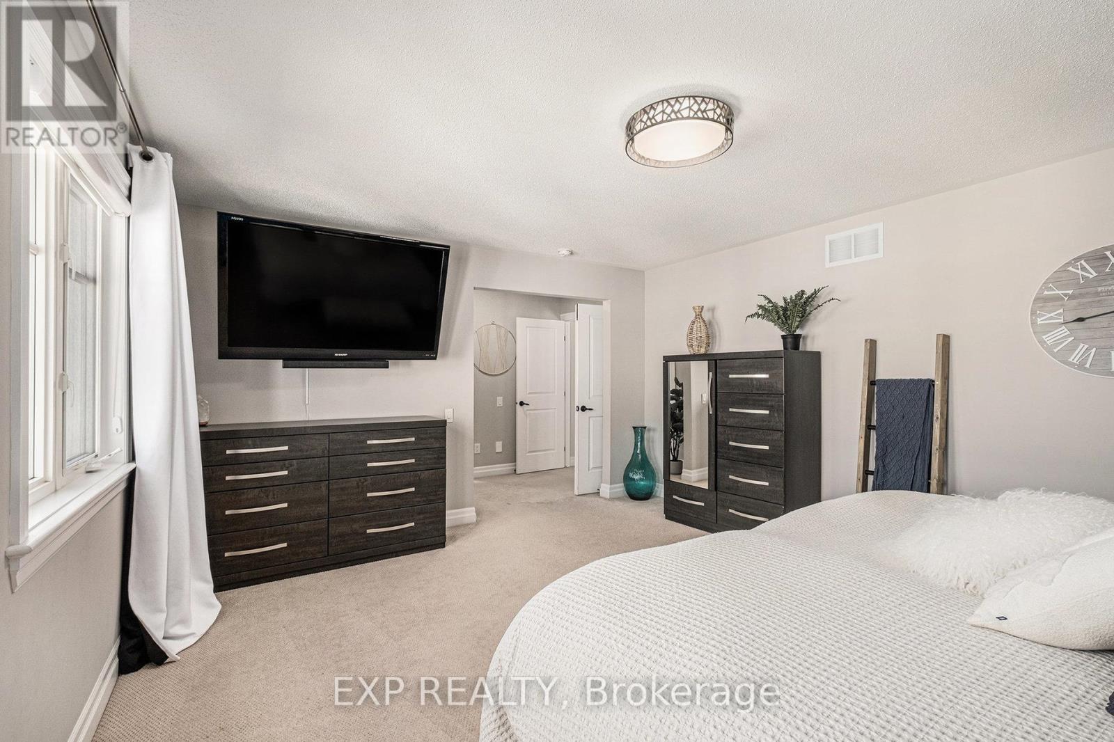 386 Andalusian Crescent