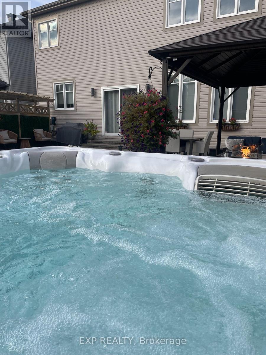 386 Andalusian Crescent