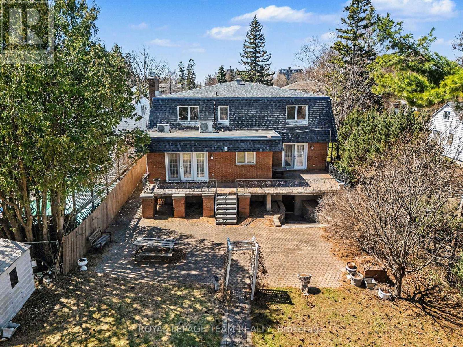 429 Ancaster Avenue E