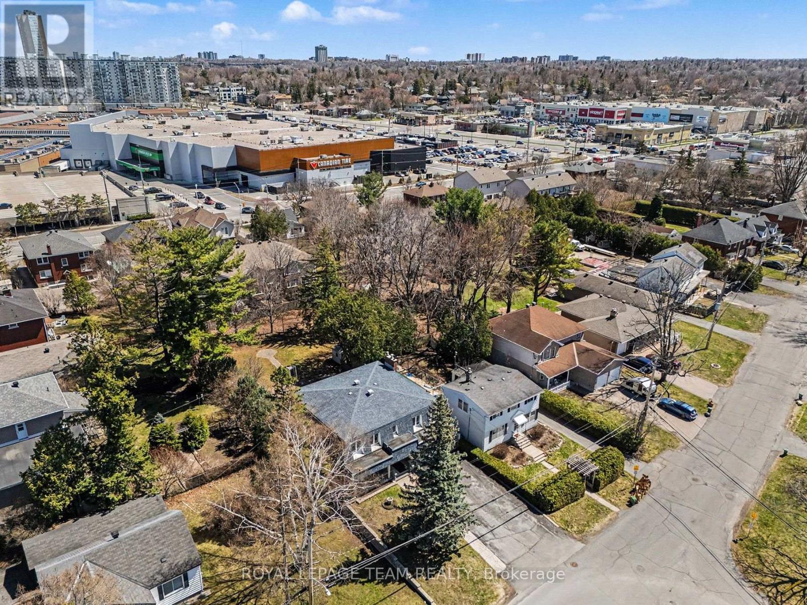 429 Ancaster Avenue E