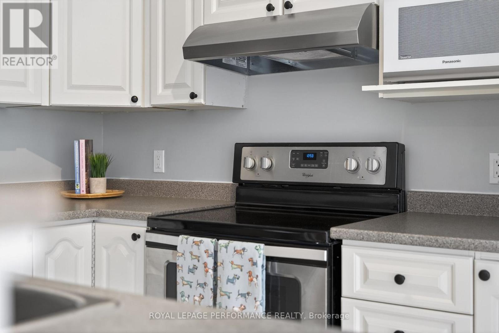 3835 Crowsnest Avenue