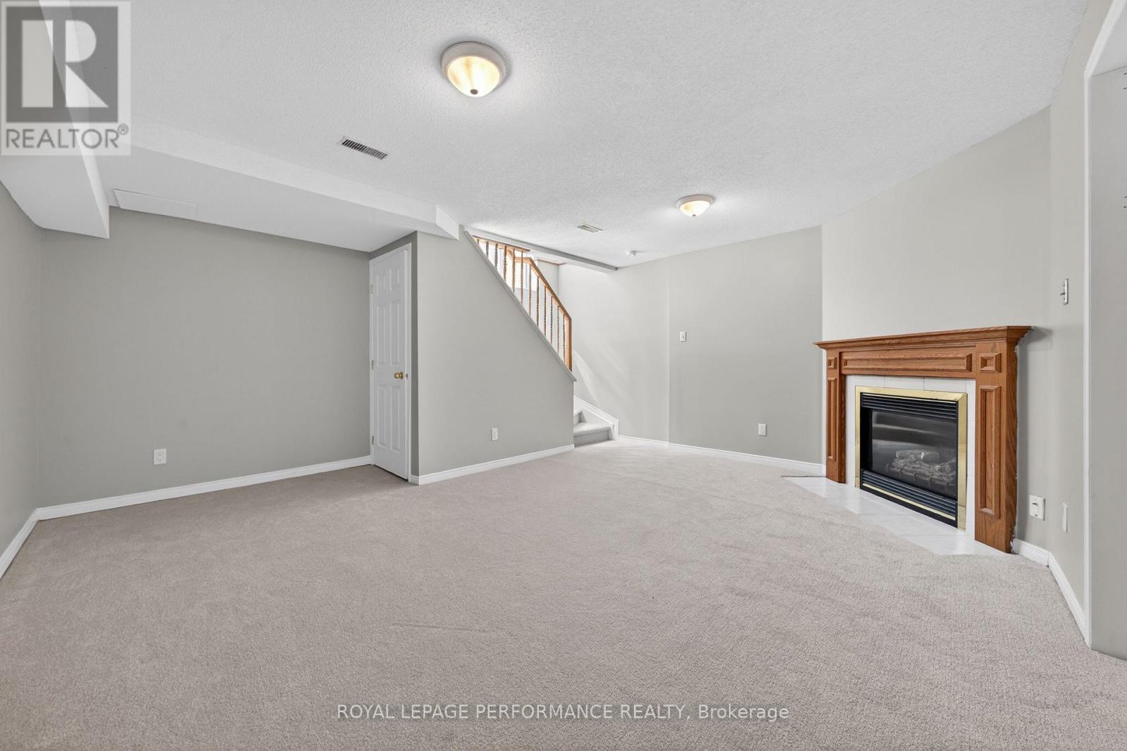 3835 Crowsnest Avenue