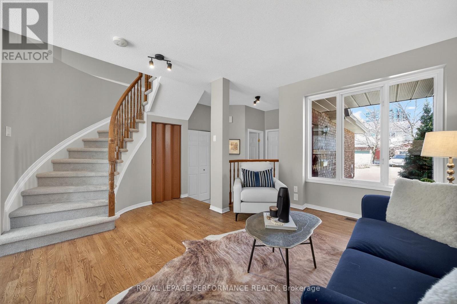 3835 Crowsnest Avenue