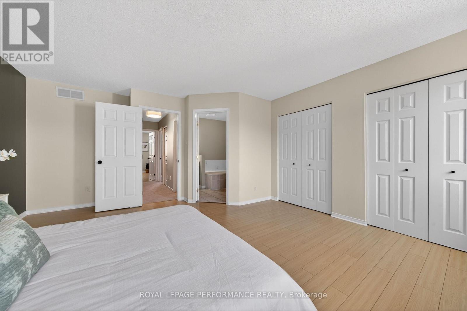 3835 Crowsnest Avenue