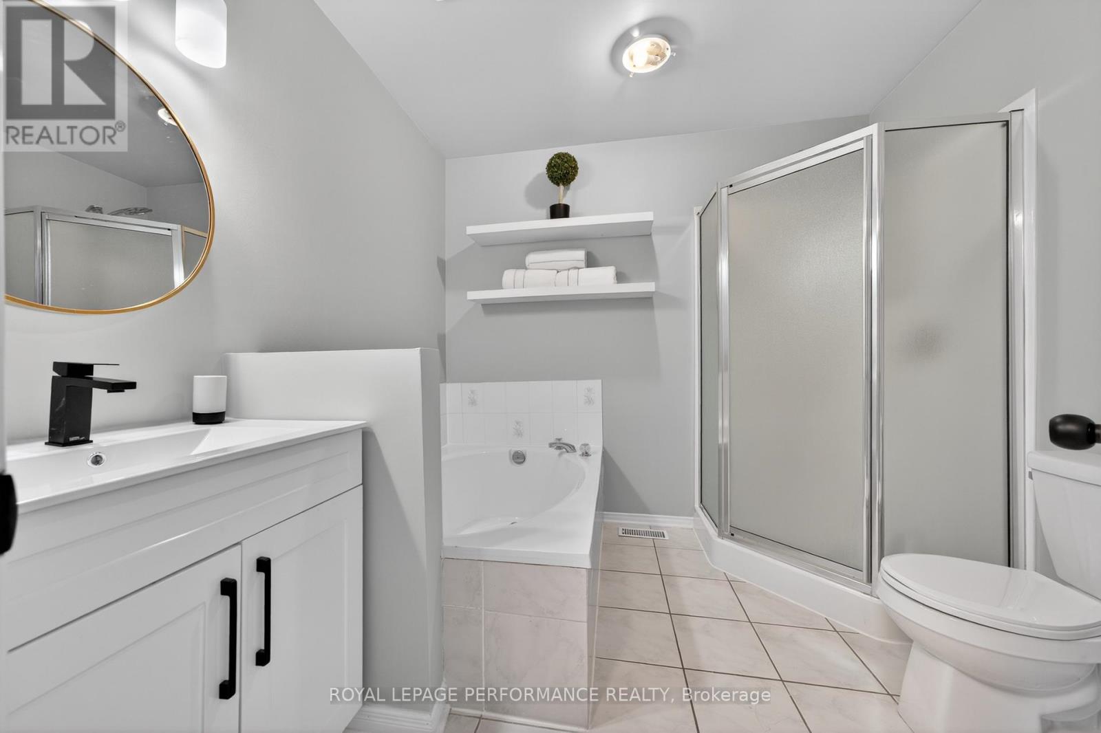 3835 Crowsnest Avenue