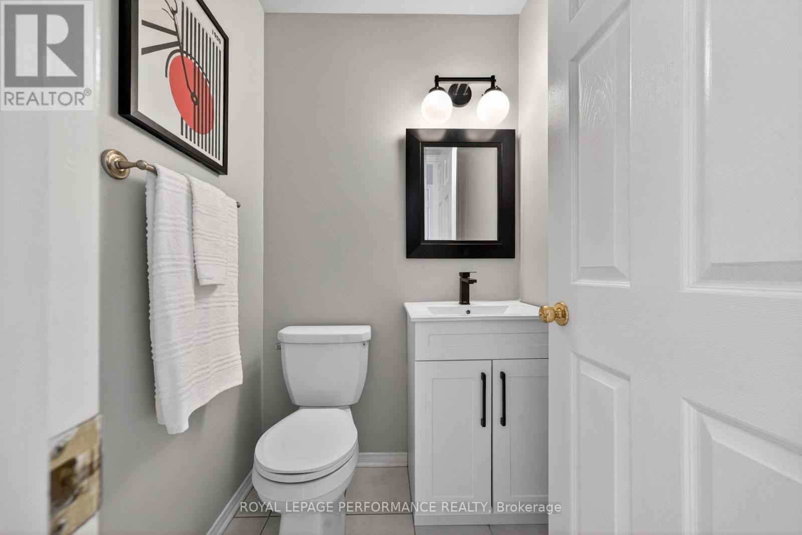 3835 Crowsnest Avenue