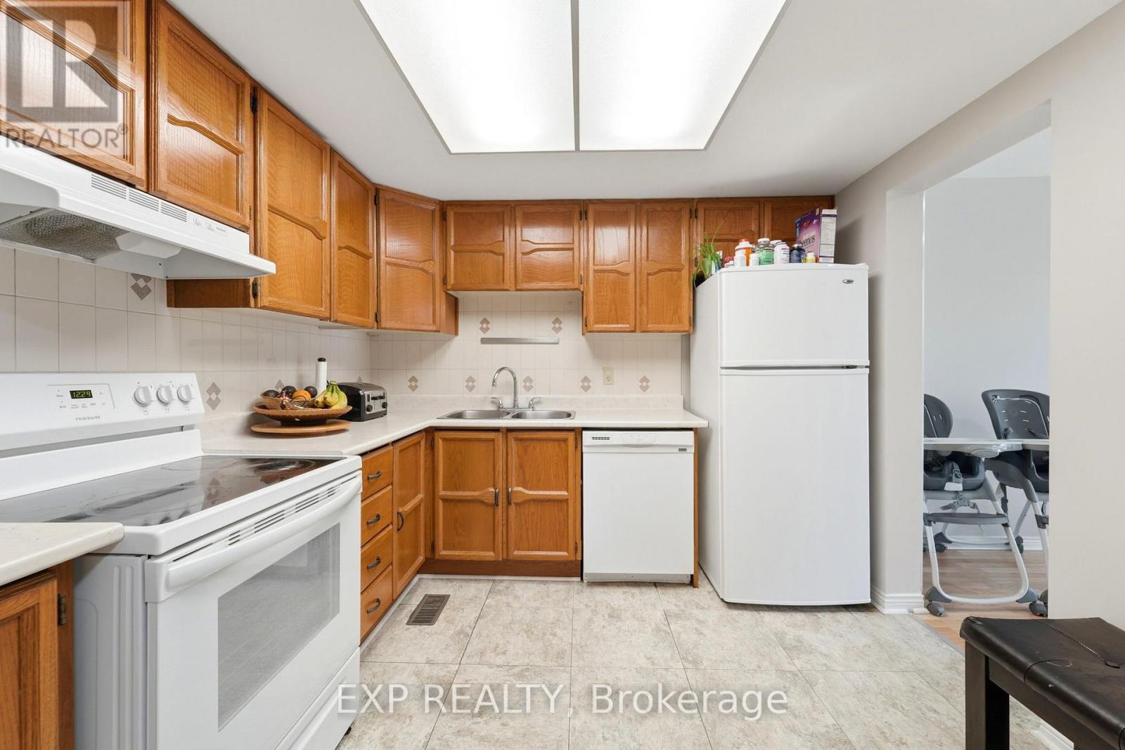 8 - 322 Robillard Private