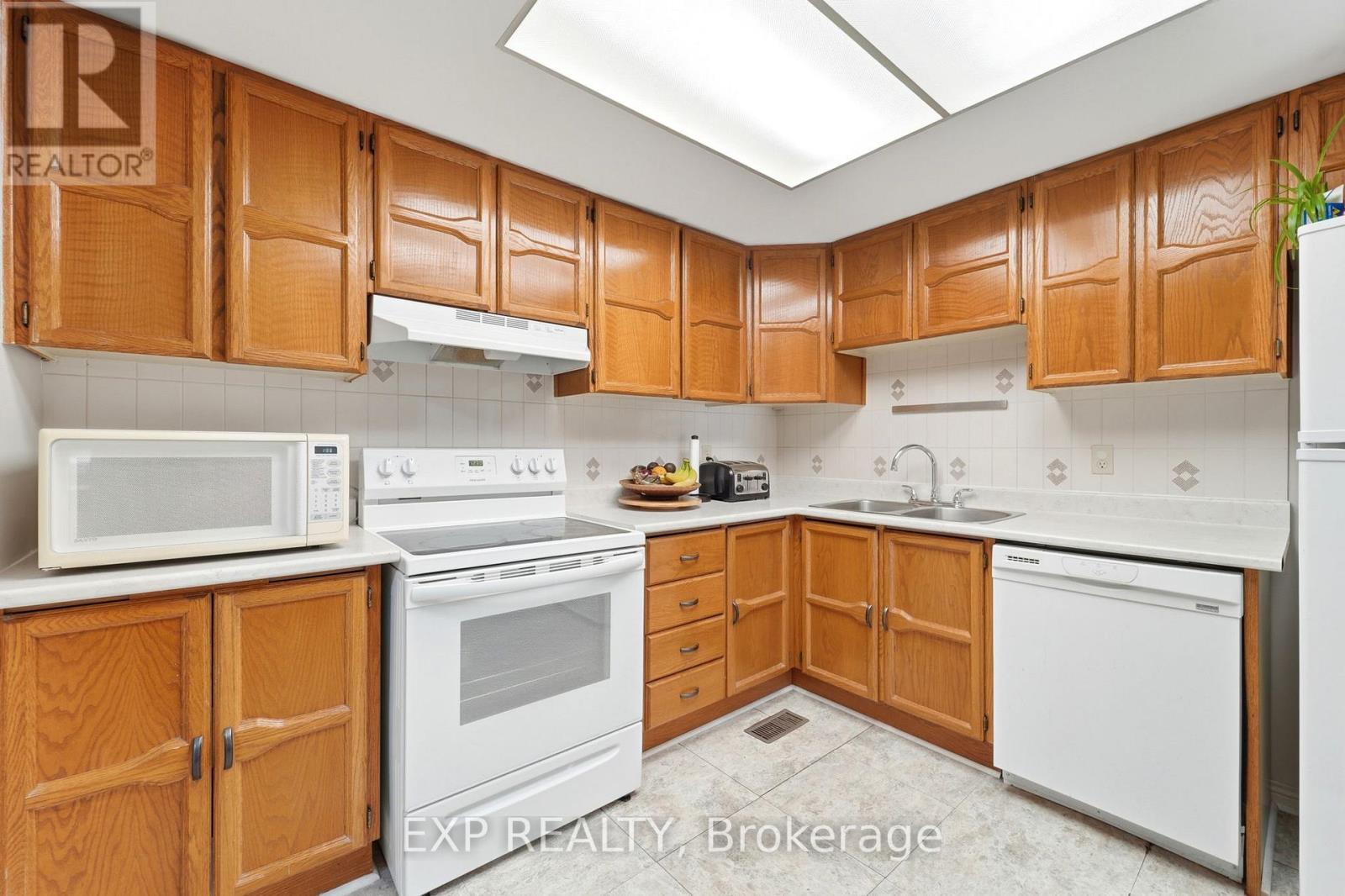 8 - 322 Robillard Private