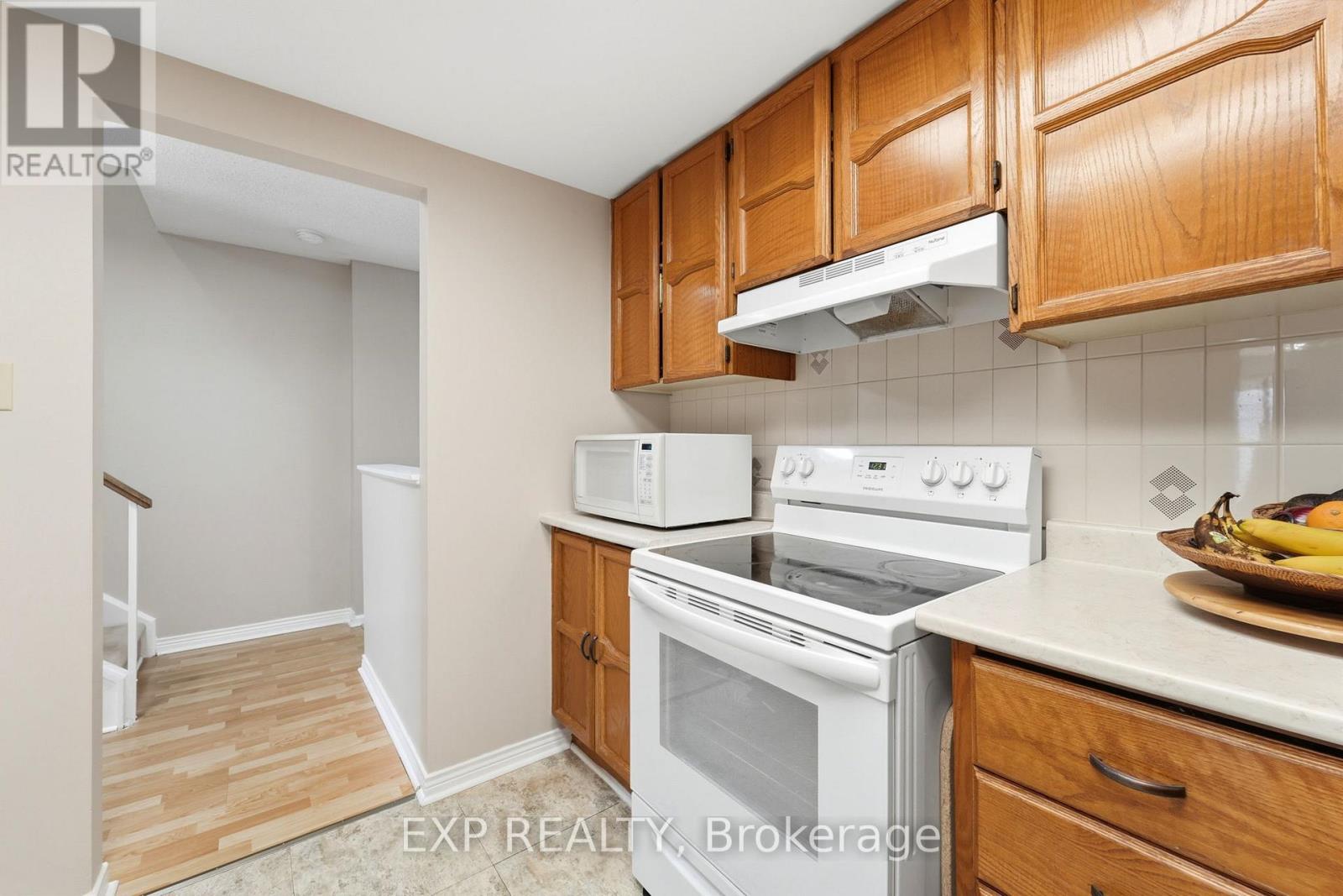 8 - 322 Robillard Private